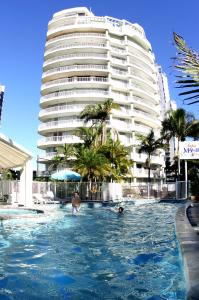 Surfers Mayfair - Dalby Accommodation 3