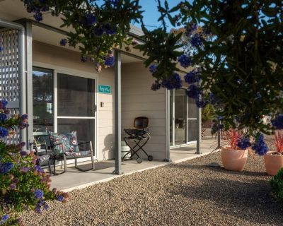 Emu Bay Holiday Homes - Dalby Accommodation 5
