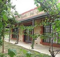 Under the Vines - Dalby Accommodation