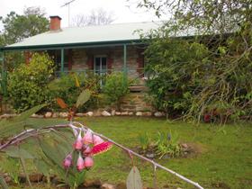 Naimanya Cottage - Dalby Accommodation 0