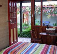 Red Poles - Dalby Accommodation