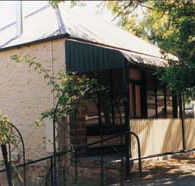 Wild Olive Cottage - Dalby Accommodation