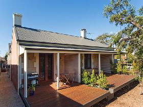 Strathalbyn Villas - Dalby Accommodation 0