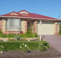 Lakeside Getaway - Dalby Accommodation