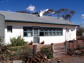 Wirrealpa Station Cottage - Dalby Accommodation 0