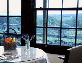 Hannah's Cottage - Dalby Accommodation 0