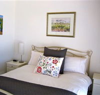 ArtWine Cottages - Dalby Accommodation