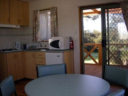 Seal Bay Cottages (Kaiwarra) - Dalby Accommodation 3