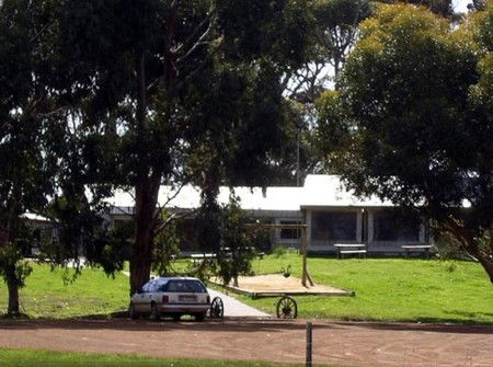 Seal Bay Cottages (Kaiwarra) - Dalby Accommodation 4