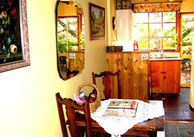 The Lion Cottage - Dalby Accommodation 1