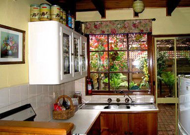 The Lion Cottage - Dalby Accommodation 3
