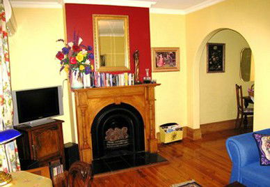 The Lion Cottage - Dalby Accommodation 5
