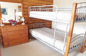 Lathami Lodge - Dalby Accommodation 3