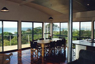 Saar Beach House - Dalby Accommodation 1