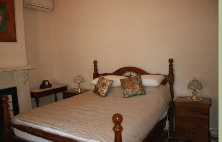 Meaney's Rest - Dalby Accommodation 3