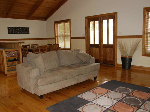 Beachport Retreat - Dalby Accommodation 0