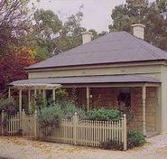 Miriams Cottage - Dalby Accommodation