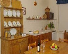 Miriams Cottage - Dalby Accommodation 4