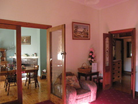 Angaston Rose B&B - Dalby Accommodation 1