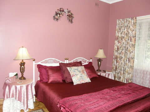 Angaston Rose B&B - Dalby Accommodation 5