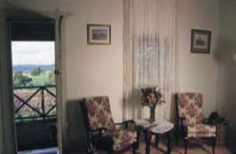 Naimanya Cottage - Dalby Accommodation 2