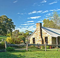 Adelaide Hills Country Cottages - Gum Tree Cottage - Dalby Accommodation