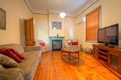Semaphore Beach Cottage Bed And Breakfast - Dalby Accommodation 0