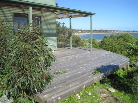 Wallaby Beach House - Dalby Accommodation 0