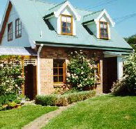 Conmel Cottage - Dalby Accommodation