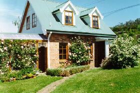 Conmel Cottage - Dalby Accommodation 0