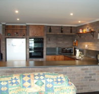 Three Hut Point Waterfront Accommodation - Dalby Accommodation