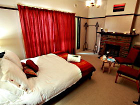 Old Cable Station Colonial Retreat - Dalby Accommodation 0