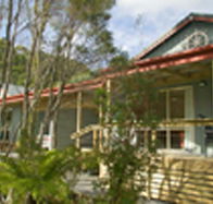 Crays Accommodation - The Esplanade - Dalby Accommodation