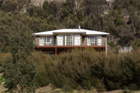 Killiecrankie Bay Holiday House - Dalby Accommodation 0