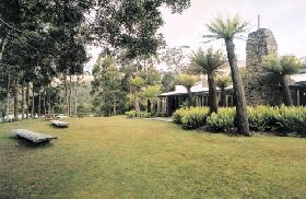 Tullah Lakeside Lodge - Dalby Accommodation 0