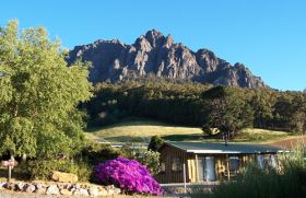 Silver Ridge Retreat - Dalby Accommodation 0