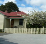 McIntosh Cottages - Dalby Accommodation