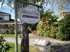 Silwood Park Holiday Unit - Dalby Accommodation 0