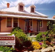 Hanlon House - Dalby Accommodation
