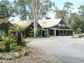 Derwent Bridge Wilderness Hotel - Dalby Accommodation 0