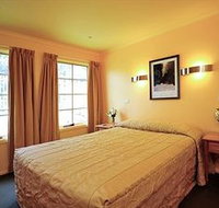 Country Club Villas - Dalby Accommodation