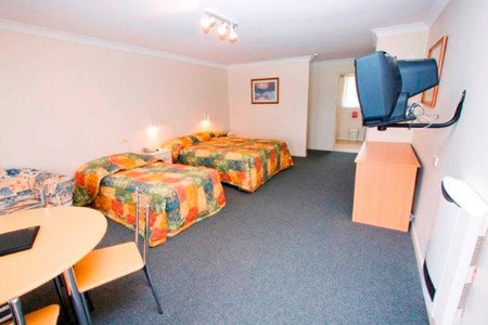 Tamar River Villas - Dalby Accommodation 2