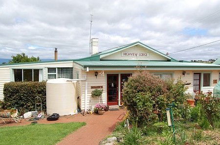 Deloraine Highview Lodge Backpackers - Dalby Accommodation 1