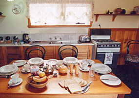 Touchwood Cottages - Dalby Accommodation 4
