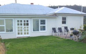 Castle Forbes Bay House - Dalby Accommodation 1