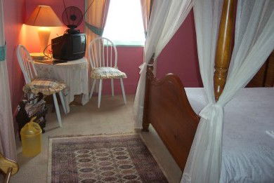 Castle Forbes Bay House - Dalby Accommodation 2