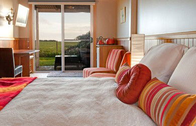 Old Cable Station Colonial Retreat - Dalby Accommodation 3