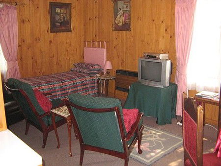 The Grove - Dalby Accommodation 1