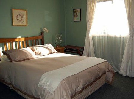 Engadine Cottage - Dalby Accommodation 2