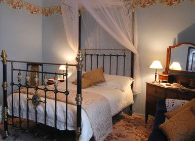 Mrs Currie's House B&B - Dalby Accommodation 4